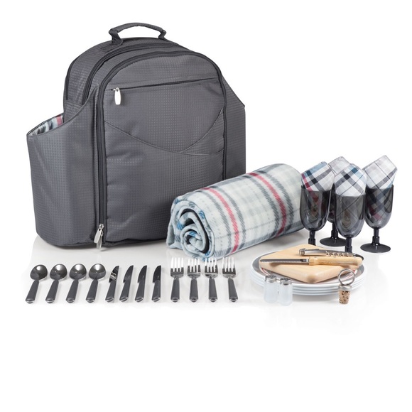 Like New Big Ben Gray Picnic Backpack Set with Plaid Blanket